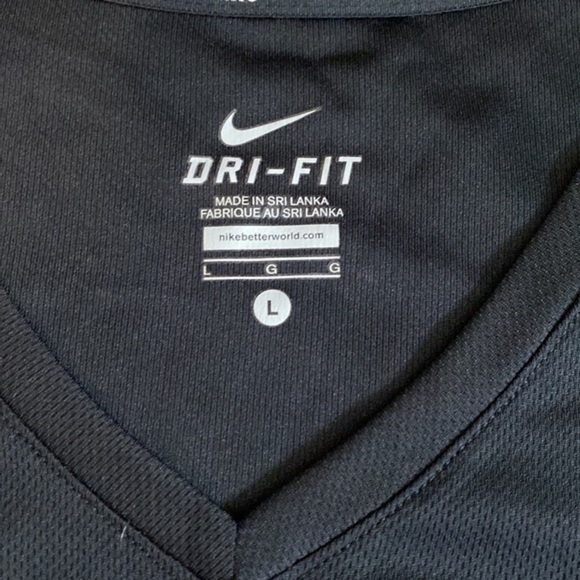 Nike Dry‎ Fit T-Shirt - Picture 2 of 4